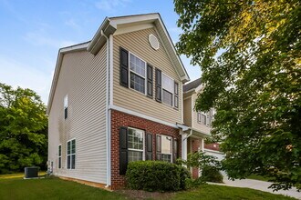 5015 Abode Lily Ln in Charlotte, NC - Building Photo - Building Photo