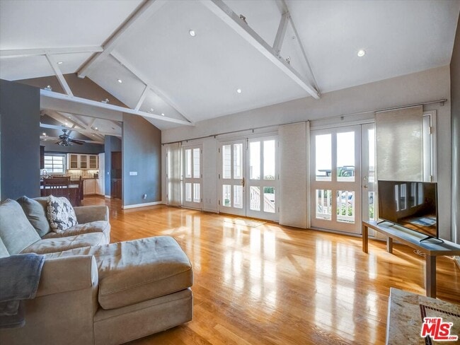 property at 3897 Rambla Orienta