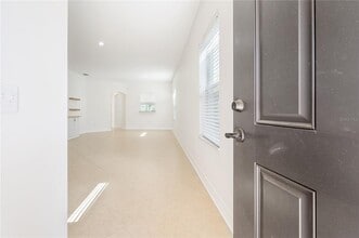 7843 Tuscany Woods Dr in Tampa, FL - Building Photo - Building Photo