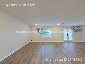 6540 Torrey Pnes Trce in Laurel Hill, FL - Foto de edificio - Building Photo