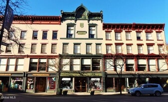 275 River St in Troy, NY - Building Photo