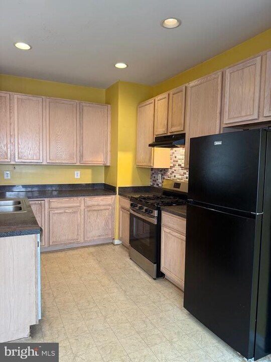 208 Terrace Dr in Stafford, VA - Building Photo