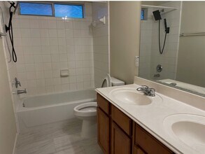 6622 Portlick Dr in Katy, TX - Foto de edificio - Building Photo