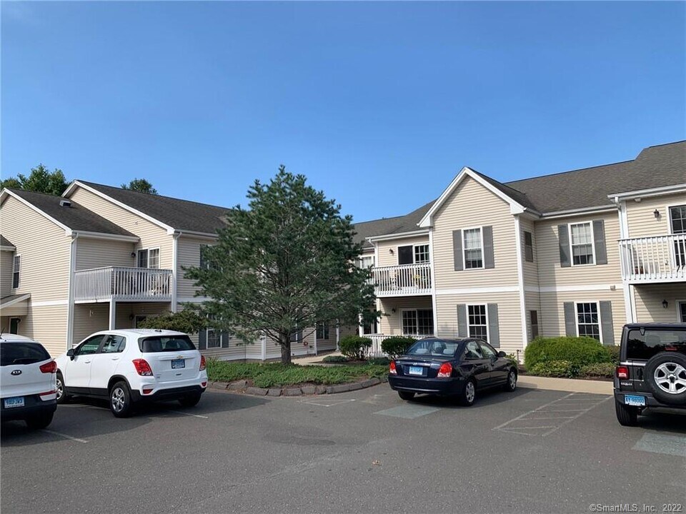 24 Pratt St in Southington, CT - Building Photo