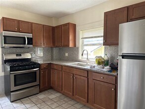 5 Adams St, Unit #1 in Somerville, MA - Foto de edificio - Building Photo