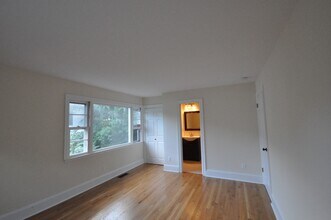 32 Weaver St, Unit 1 in Greenwich, CT - Building Photo - Building Photo