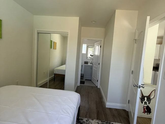22941 Runnymede St in Los Angeles, CA - Building Photo - Building Photo