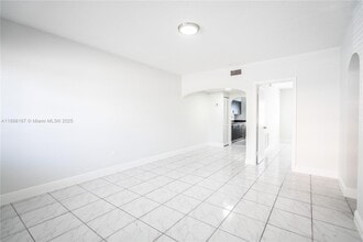430-481 81st St in Miami Beach, FL - Foto de edificio - Building Photo