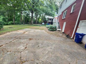 2431 N Decatur Rd in Decatur, GA - Building Photo - Building Photo