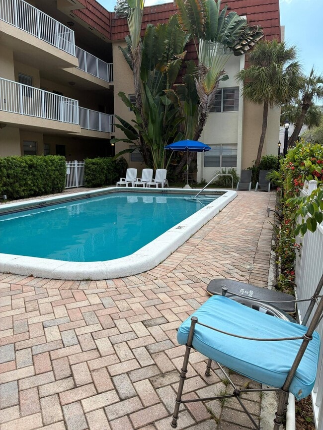 property at 1300 Moffett St