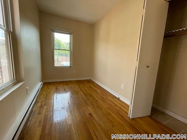 896 Huntington Ave, Unit 8 in Boston, MA - Foto de edificio - Building Photo