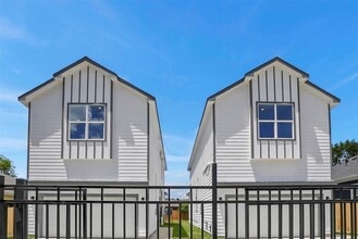4833 Paula St in Houston, TX - Building Photo - Building Photo