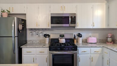 4700 Cornwall Pl in Raleigh, NC - Foto de edificio - Building Photo