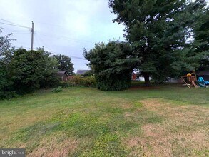 5017 Mauretania Ave in Harrisburg, PA - Building Photo - Building Photo