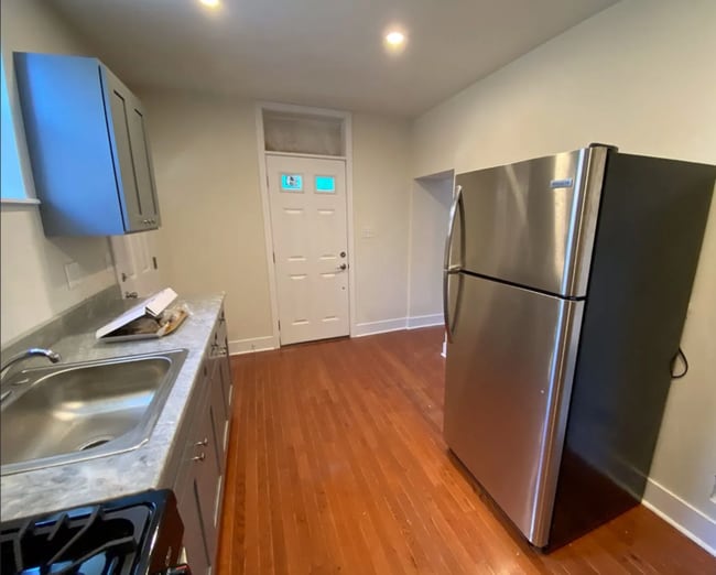 1215 Tasker St in Philadelphia, PA - Building Photo - Building Photo