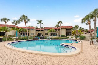 1005 S Bayshore Blvd in Safety Harbor, FL - Building Photo - Building Photo