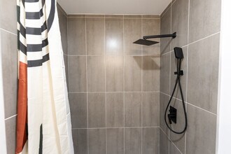 1385 Epworth St SW in Atlanta, GA - Foto de edificio - Building Photo