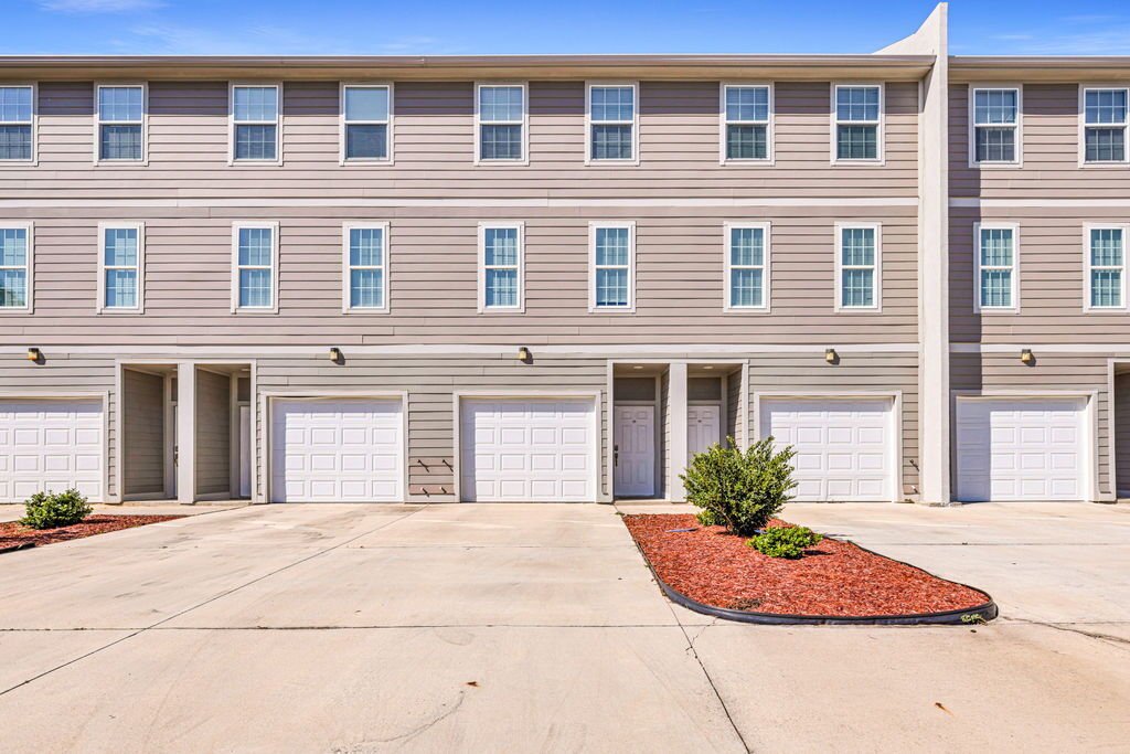 107 E Orchard Loop in D'Iberville, MS - Building Photo