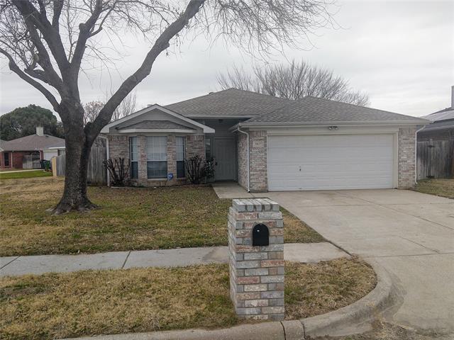 5827 Rock Meadow Trail in Arlington, TX - Building Photo