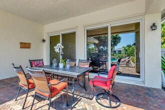 2941 Twin Oaks Way in Wellington, FL - Building Photo - Building Photo