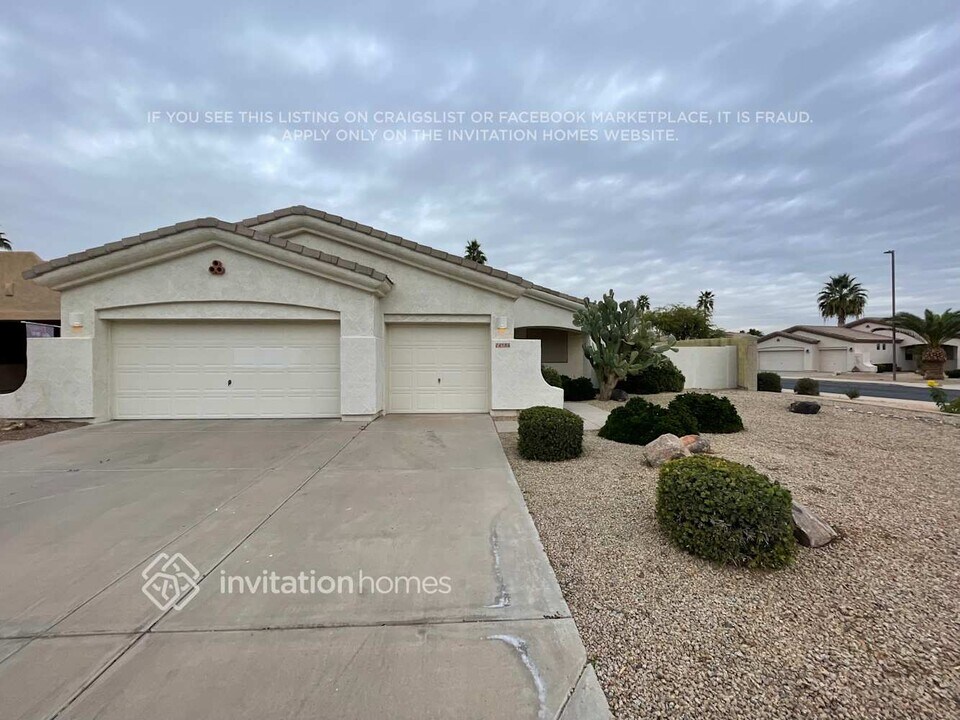 14586 W Merrell St in Goodyear, AZ - Building Photo