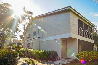 606 Gardens Dr in Pompano Beach, FL - Building Photo - Building Photo