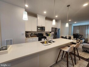 140 Stowe Dr in Gaithersburg, MD - Building Photo - Building Photo