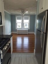 42 Phillips Rd in Nahant, MA - Foto de edificio - Building Photo