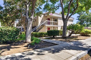 801 W California Ave in Sunnyvale, CA - Building Photo