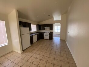 3725 Penny Cross Dr in North Las Vegas, NV - Building Photo - Building Photo