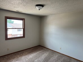 2365 University Ave in Dubuque, IA - Building Photo - Building Photo