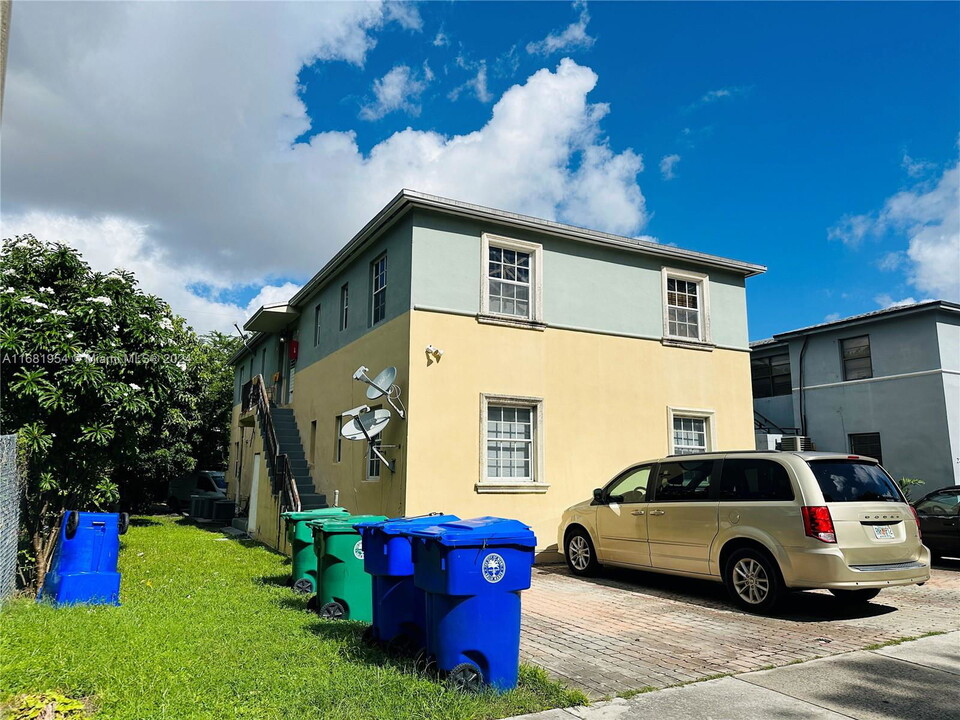 2371 SW 27th St-Unit -4 in Miami, FL - Building Photo