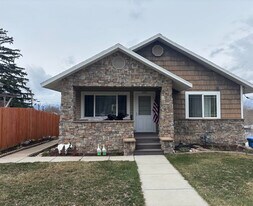 261 N 400 E in Logan, UT - Building Photo
