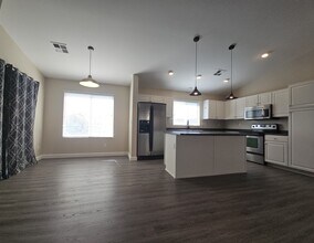 3368 W Five Mile Peak Dr in San Tan Valley, AZ - Building Photo - Building Photo
