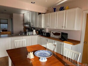 1 Fenwood Dr in Old Saybrook, CT - Building Photo - Building Photo