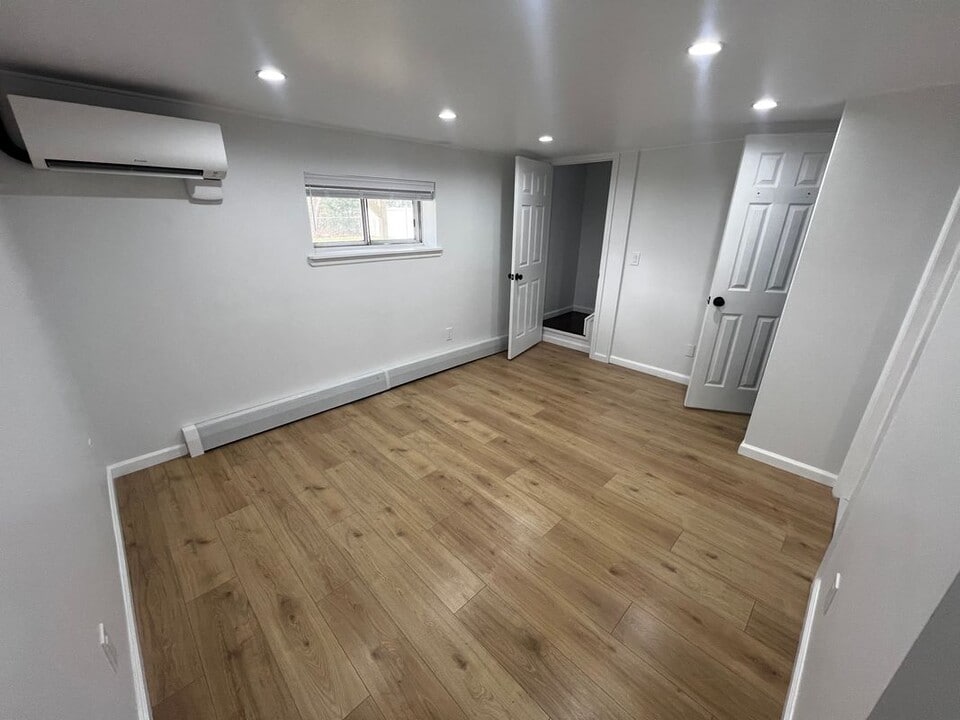 25 Spruce St in Centereach, NY - Foto de edificio