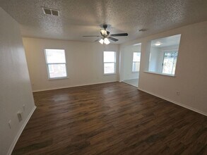 907 Cattail Dr in Arlington, TX - Building Photo - Building Photo