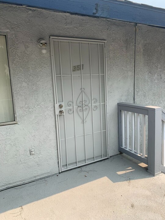 347 S Maple Ave in Rialto, CA - Foto de edificio