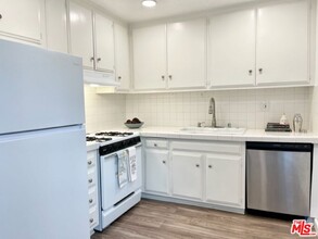 31570 Agoura Rd-Unit -1 in Westlake Village, CA - Building Photo - Building Photo