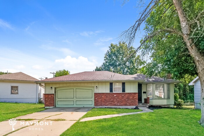 8705 Evanston Ave in Raytown, MO - Foto de edificio