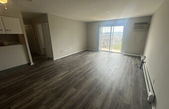 Clifton View in Cincinnati, OH - Foto de edificio - Interior Photo