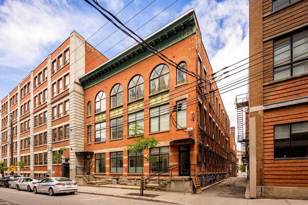 Lofts Clark in Montréal, QC - Building Photo