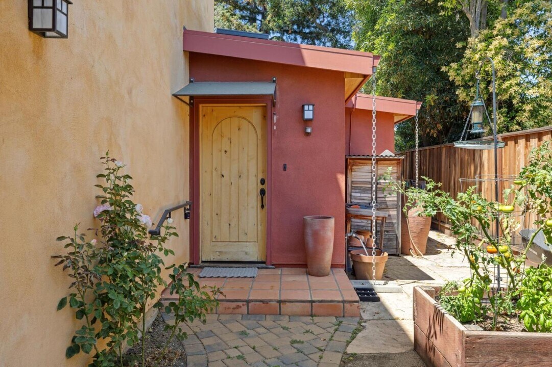 4135 Maybell Way in Palo Alto, CA - Building Photo