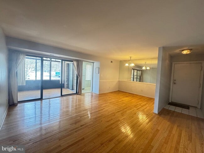 5482 Cedar Ln in Columbia, MD - Building Photo - Building Photo