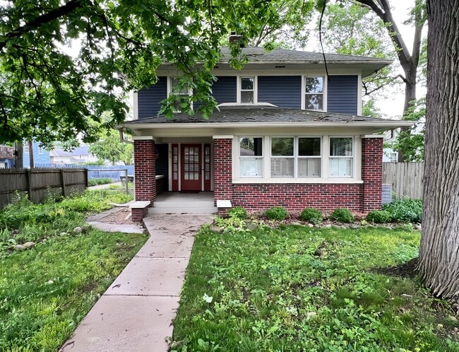 property at 815 Grant St