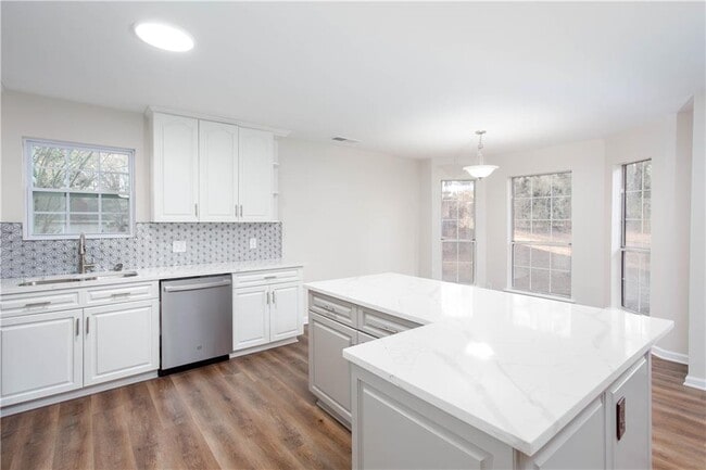 property at 4100 Chanticleer Dr NW