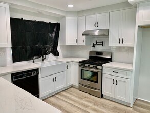 6821 Pheasant Run Cir in Riverside, CA - Building Photo - Building Photo