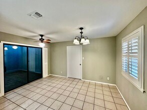 370 Englewood Dr in Kerrville, TX - Building Photo - Building Photo