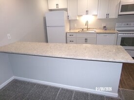 Montrose Square in Fort Wayne, IN - Building Photo