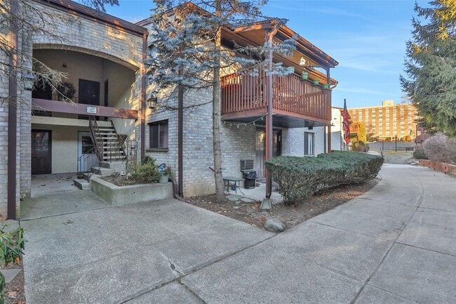 property at 10 Secora Rd